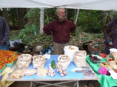 Peter with Heron Bay garlic